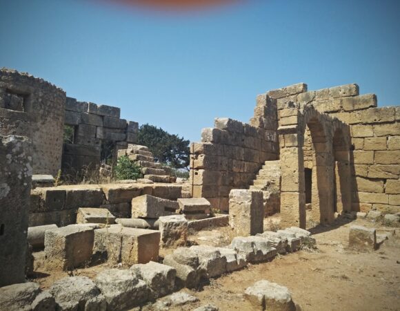 Sur la Route Transsaharienne : Citadelles Romaines et Oasis d'Ocre